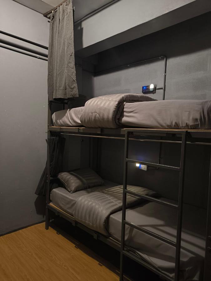 Youyen Hostel Банкок Екстериор снимка