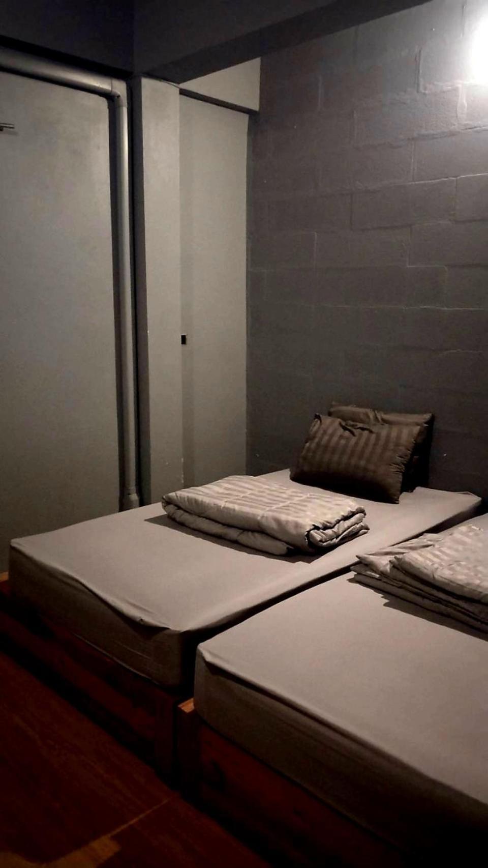 Youyen Hostel Банкок Екстериор снимка