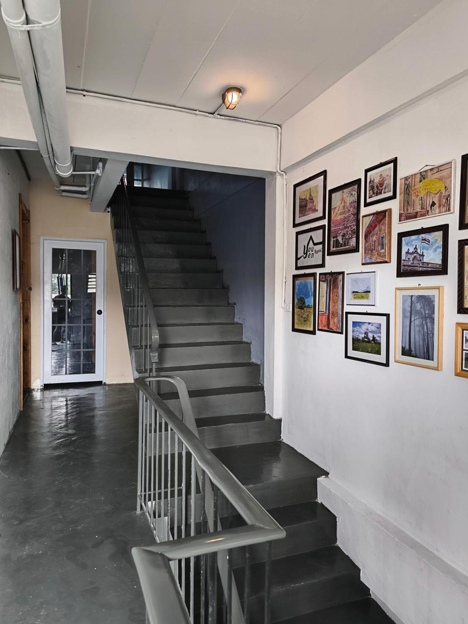 Youyen Hostel Банкок Екстериор снимка